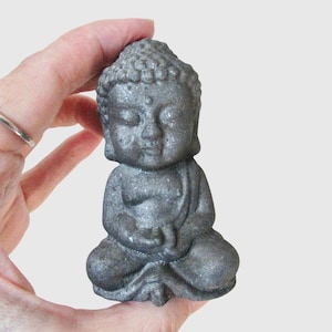 3.5&quot; Shungite Buddha Statue – Protective Healing Crystal Figurine for Meditation & Energy Clearing 103g
