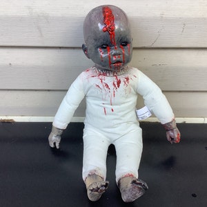 怖い人形。手作り人形。