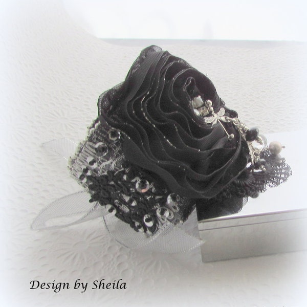 Shabby Chic Cuff – Can Can Rose.