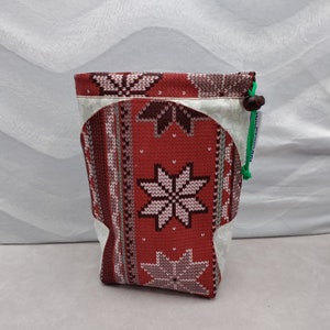 MÉDIO Twofer gnomo/cogumelo, bolsa de projeto reversível, bolsa reversível para tricoteiras ou crocheteiras, totalmente forrada com cordão.