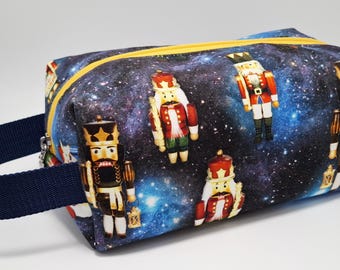 Knitbox , a Project Bag for knitting, crochet, or whatever you like