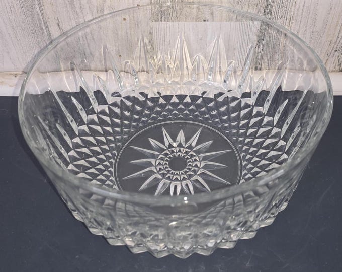 Arcoroc France Glass Starburst Diamond or Diamant Bowl