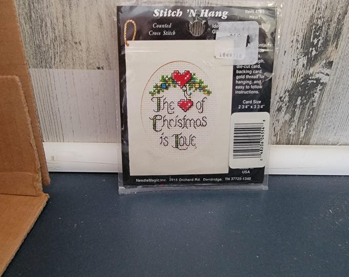 Stitch N Hang #4165 Heart Kit