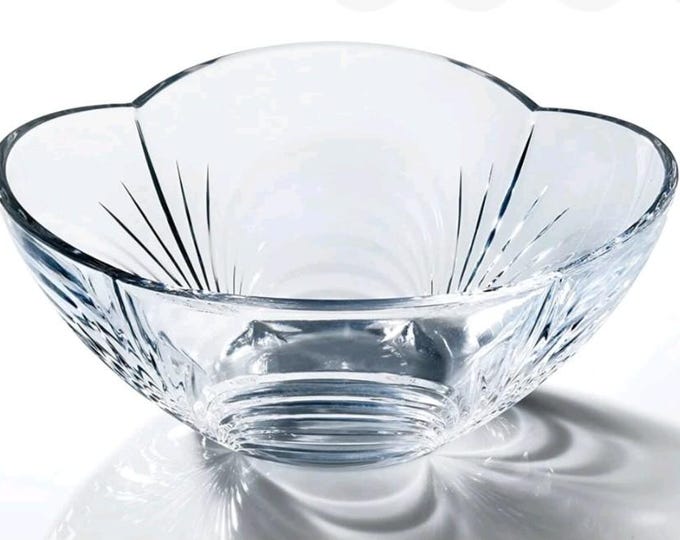 New Celebrations Mikasa Clear Emerald Brilliance 9" Bowl