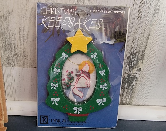Christmas Keepsakes Christmas Coyote Kit