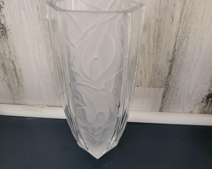 Beautiful Hoya Crystal Vase with Embossed Lily Pattern