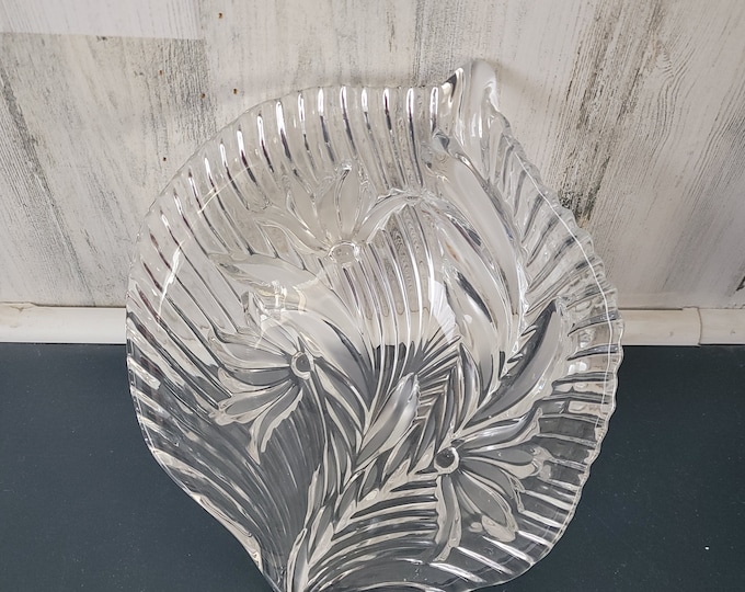 Beautiful Leaf Shaped Crystal Bowl