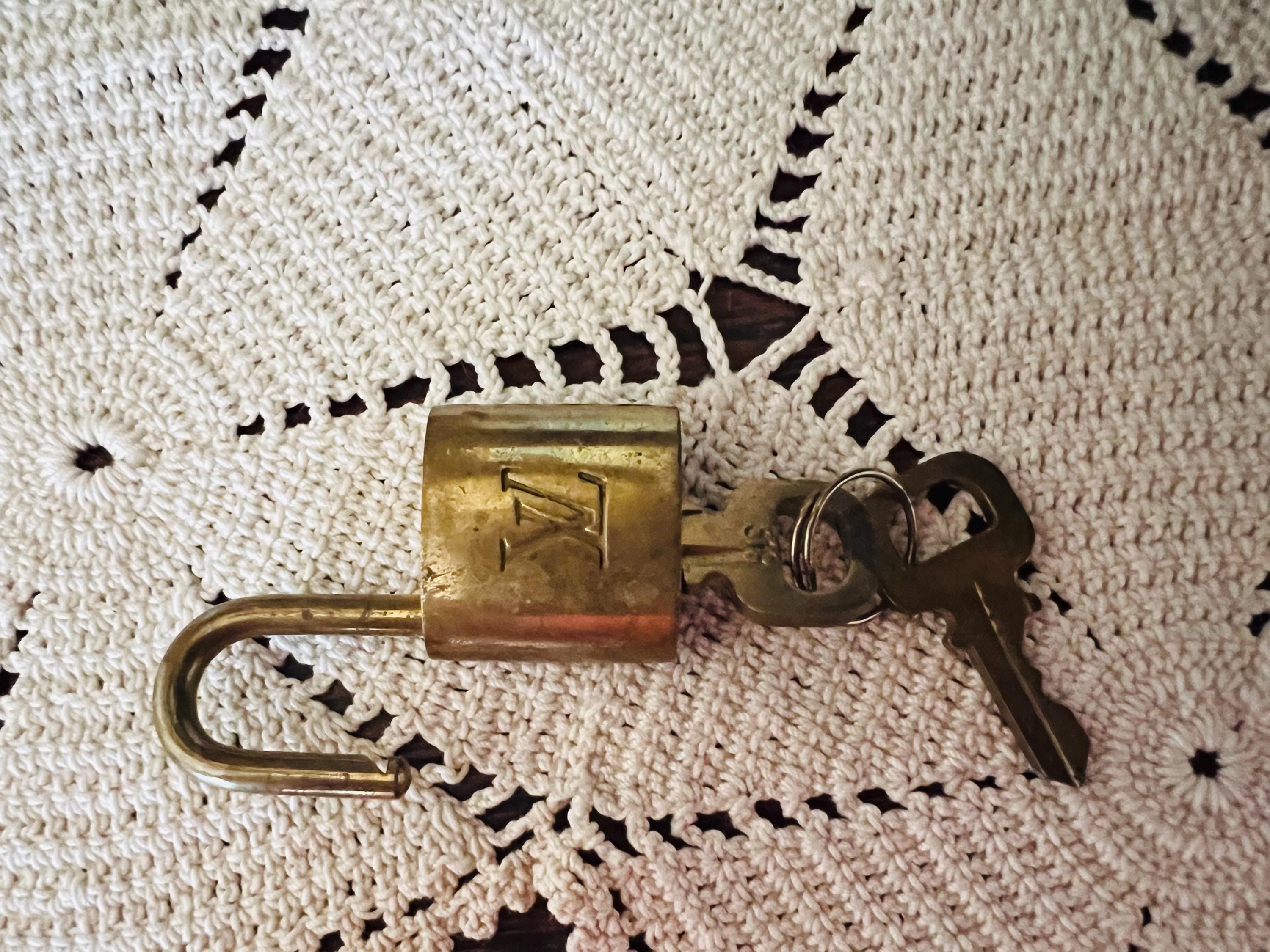 Louis Vuitton Key 319 - Etsy