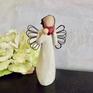 WILLOW TREE ANGEL Of The Heart With Wire Wings By Susan Lordi