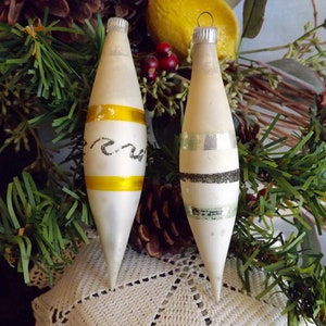 Vintage West German Mercury Glass Droplet Christmas Tree Ornaments Set Of 2_Droplet Glass Ornaments White With Sparkles Silver And Gold
