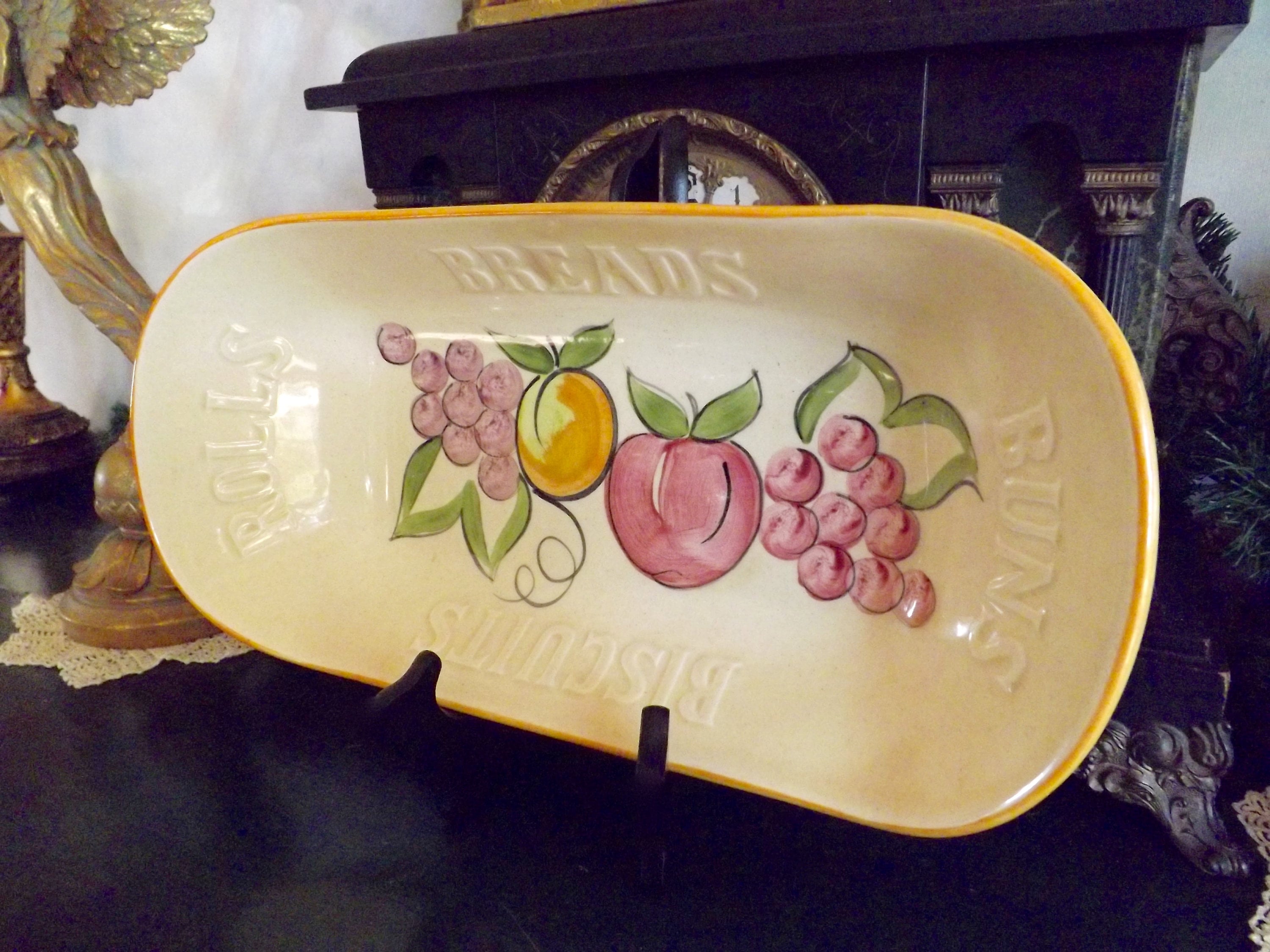 Bowls bun Vintage hand painted bread or biscuit bowl Los Angeles