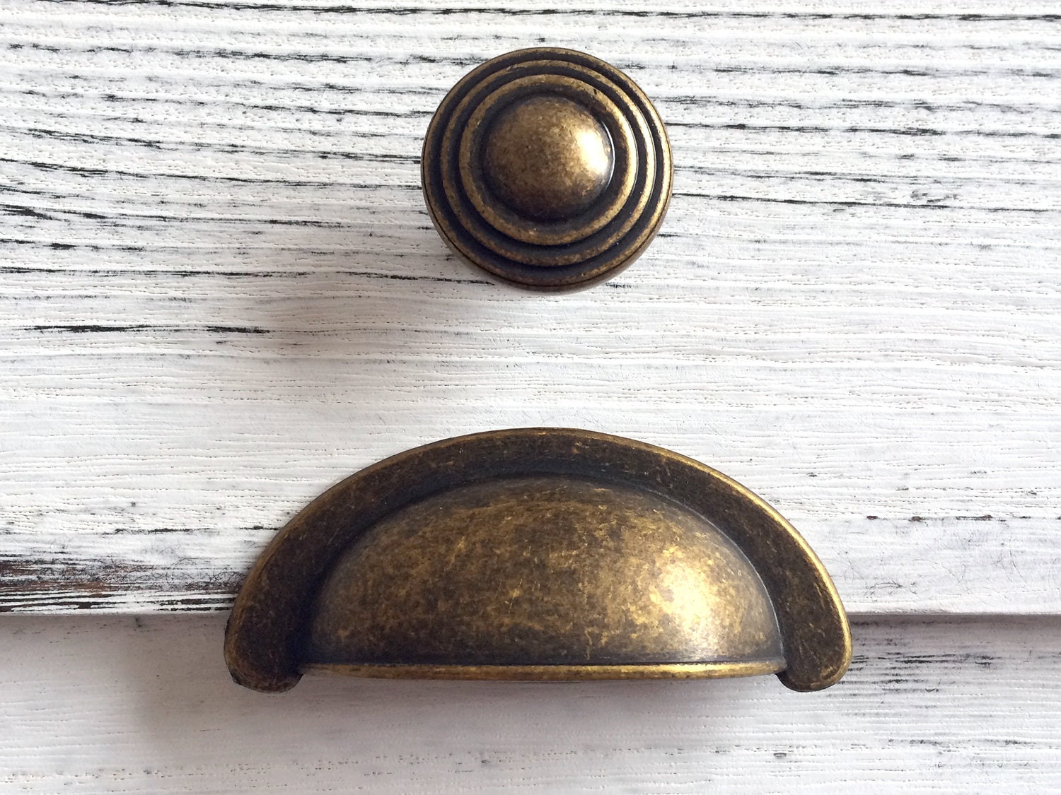 2.75 Antique Brass Cup Bin Drawer Pulls Handles Dresser Pull Handle Cabinet  Door Handles Retro Rustic Furniture Decorative 2 3/4 70 Mm -  Canada