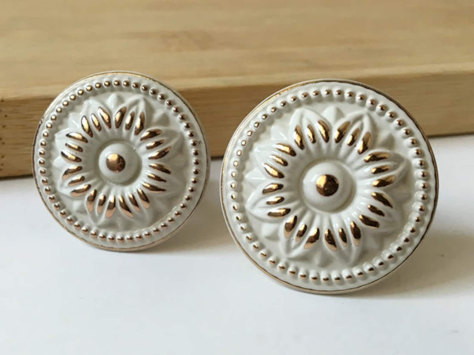 White Dresser Knob Drawer Knobs Pulls Handles / Shabby Chic Etsy