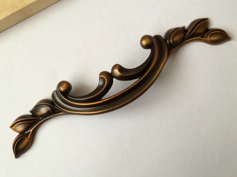 2.5 3.75 5 Dresser Pulls Drawer Pull Handles Antique Brass Kitchen Cabinet Handles Pulls Knobs Door Handle Vintage Hardware 64 96 128 mm