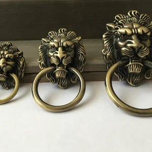 ライオンヘッドドレッサープルノブ引き出しノブプルハンドルドロップリングアンティークブロンズ/キッチンキャビネットプルハンドルヴィンテージ装飾ハードウェア