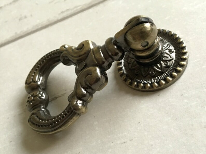 Vintage Style Dresser Pull Knobs Drawer Knob Pulls Handles Drop Pull Antique Bronze Kitchen Cabinet Pulls Knobs Handle Decorative Hardware