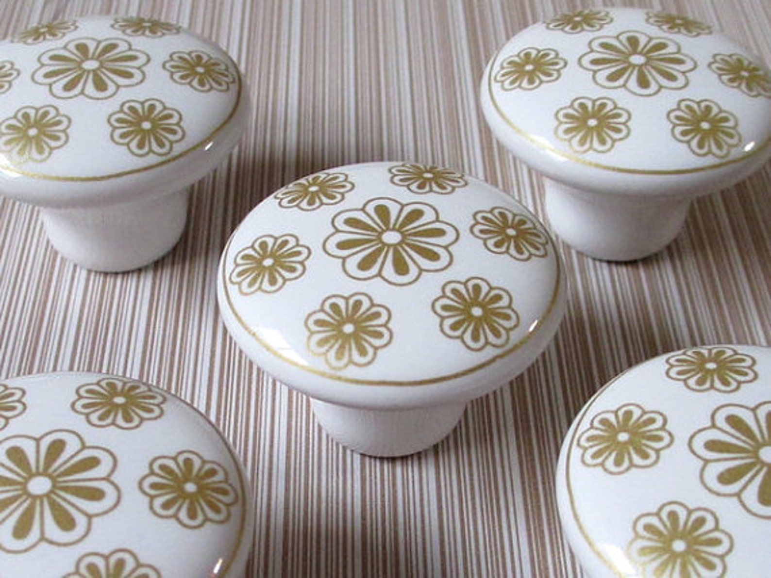 White Dresser Knob / Ceramic Knobs / Kitchen Knobs / Etsy