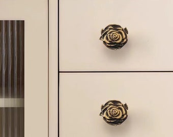 Boutons d'armoire chics pétales de fleurs en laiton massif Rose Bloom Poignées de tiroir de placard Poignées romantiques Or Chrome Bronze Rétro MCM Matériel de cuisine