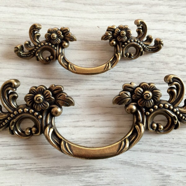 2.5" 1.75" Dresser Pulls Drawer Pull Handles Antique Bronze Kitchen Cabinet Door Handles Pulls Knobs Vintage Furniture Hardware 64 44 mm