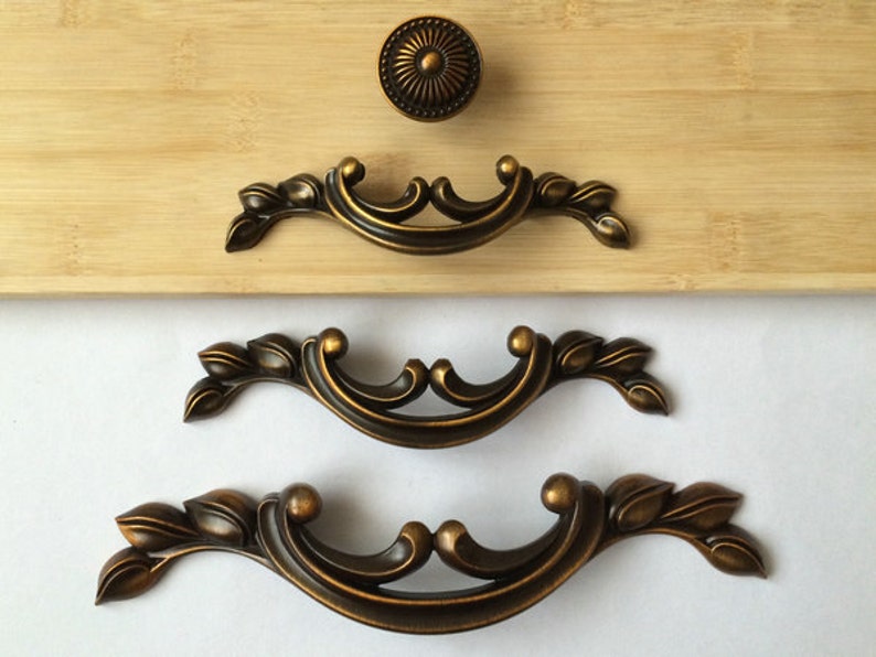 2.5 3.75 5 Dresser Pulls Drawer Pull Handles Antique Brass Kitchen Cabinet Handles Pulls Knobs Door Handle Vintage Hardware 64 96 128 mm