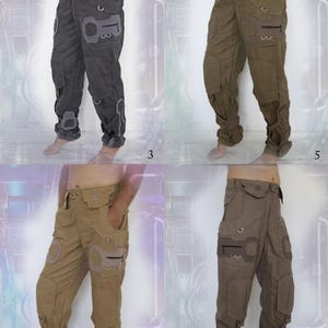 K&ouml;nnte beinhalten: Vier Paar Cargohosen mit einzigartigen Designs und Details. Die Hosen sind in verschiedenen Braunt&ouml;nen und Graut&ouml;nen gehalten. Die Hosen haben mehrere Taschen und Riemen.