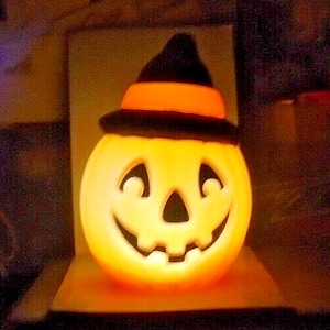 Vintage Halloween Blow Mold Pumpkin Jack O Lantern Glow LED Light Table Desk Window Garden Lawn Party Figure Figurine Trick or Treat Fun Yes