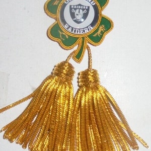 Deluxe Vintage Style Oakland Raiders Good Luck 4 Leaf Clover NFL Game Pin Badge Irish Crest Parade Champions Champs Al Davis CA NV Las Vegas