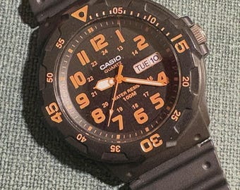 Used Working Hunting Hiking Cameo Camouflage Field Trip Woods Tactical Ops Unit Squad Compass Casio Watch