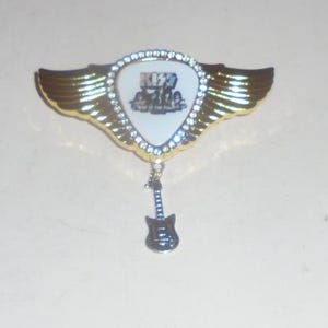 KISS Concert Promo Guitar Pick Rhinestone Pin Badge Fan Club Hit Song I want to ROCK 70&#39;S FM Radio Metal Band Gene Simmons Paul Stanley Ace