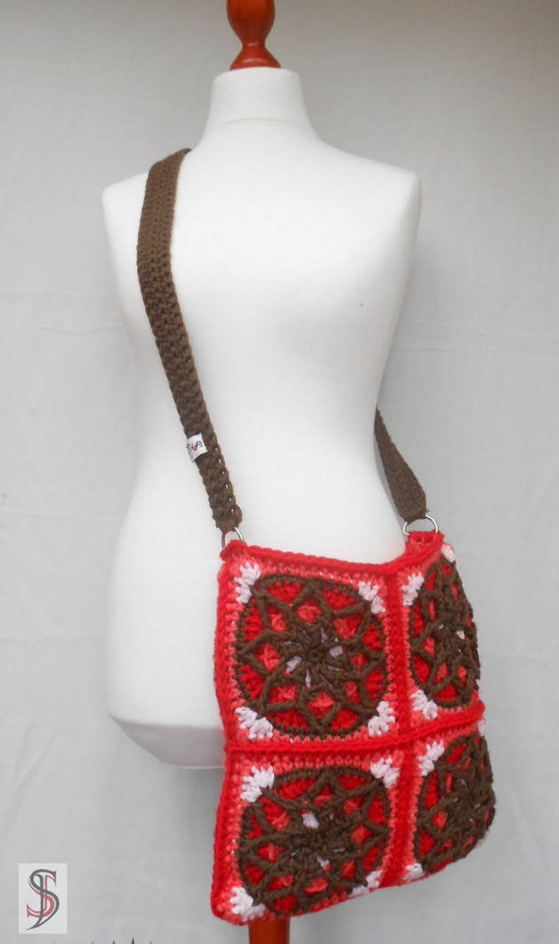 extravagant crochet bag image 3