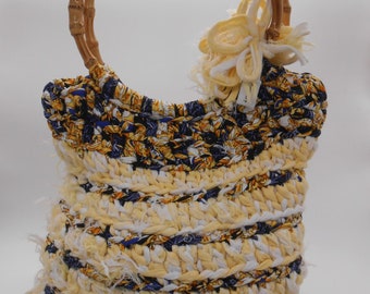 Jersey yarn crochet bag with bamboo handles