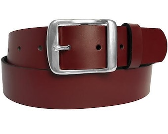 Oxblood leren jeansriem voor dames en heren. 38 mm (1,5") breed. Handgemaakt in het Verenigd Koninkrijk van 100% echt leer, vernikkelde massief koperen gesp.