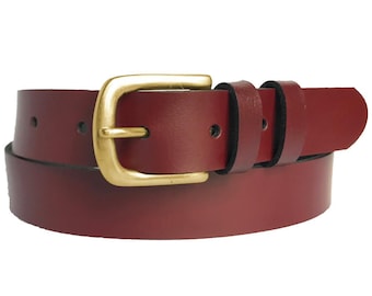 Cinturón de piel auténtica color sangre de buey/burdeos/vino, hecho a mano, para mujer y hombre, con hebilla de latón macizo. 100% piel auténtica. 30 mm (1,125") de ancho.