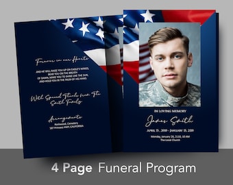Puede incluir: Un programa de funeral de cuatro páginas con un fondo azul marino y una bandera estadounidense doblada. El programa presenta una foto de un hombre con uniforme militar y el texto "Forever in our hearts" y "In loving memory James Smith".