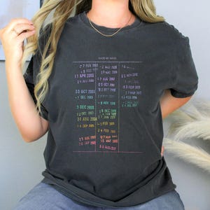 Comfort Colors Vintage-Bibliotheksbuch-Fälligkeitsdatum, Rückkehr zur Bibliothekskarte, Regenbogen-Shirt, Bibliothekar-Geschenk für Leser-T-Shirt, Englischlehrer-Bücher
