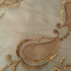 Elegant chiffon satin cream gold table cloth and 12 napkins image 4