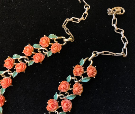 Vintage faux coral small roses set. Necklace and … - image 6