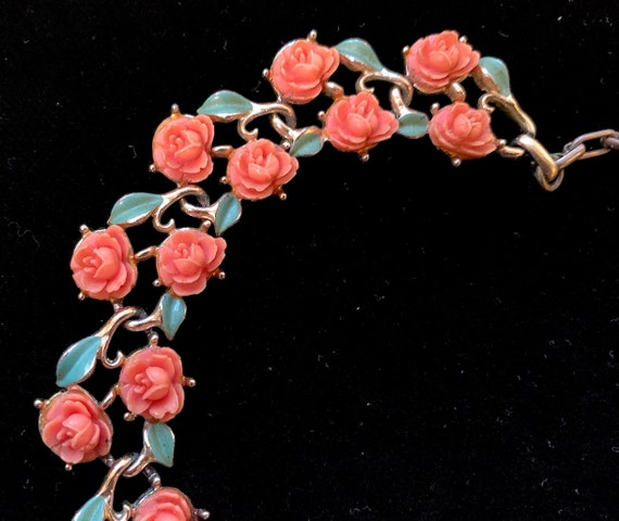 Vintage faux coral small roses set. Necklace and … - image 4