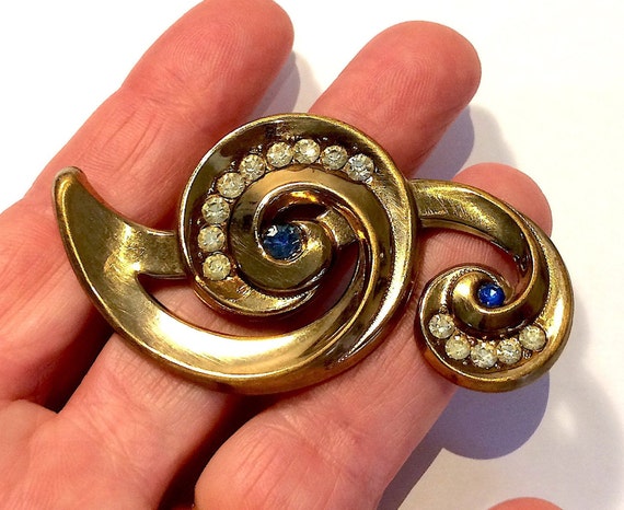 Vintage 1940s Brooch. Clear and Blue Rhinestones Gold Tone Metal Set Pin. Original 1940s Cod. A360 Etsy