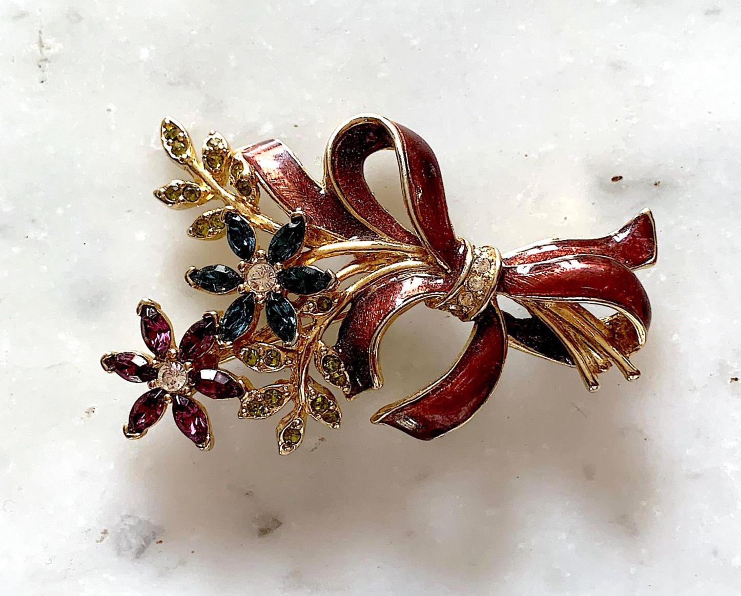 Broche Vintage Monet En Métal Doré Et Perle - Excellent état, Style Rétro