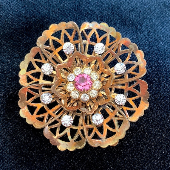 Vintage Coro Floral Rose Brooch in Metallic Copper Vintage Coro Signed Gold Rose Brooch Faux Pearl Center  main image 4