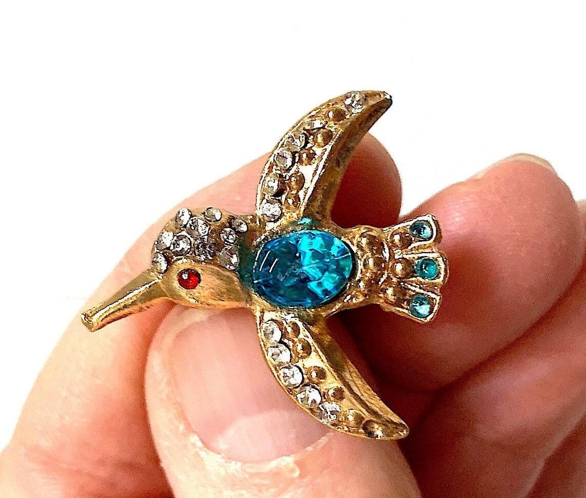 Broche Vintage Années 1950 - Jeune Fille à L'oiseau Sous Plexiglass - Multicolore
