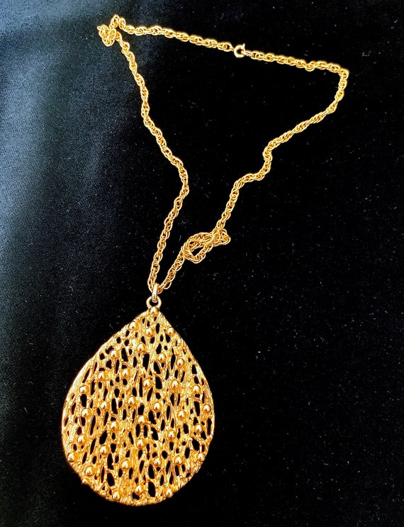 Vintage necklace by NAPIER. Gold tone metal chain… - image 3