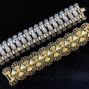 Vintage designer bracelets. Coro and Sarah Coventry metal bracelets that don&#39;t go unnoticed. NOT PERFECT. Original 1960s - cod. A485h
