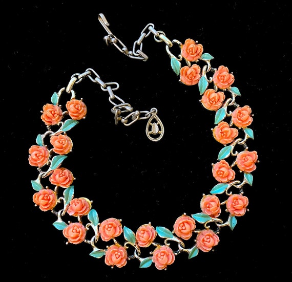 Vintage faux coral small roses set. Necklace and … - image 2
