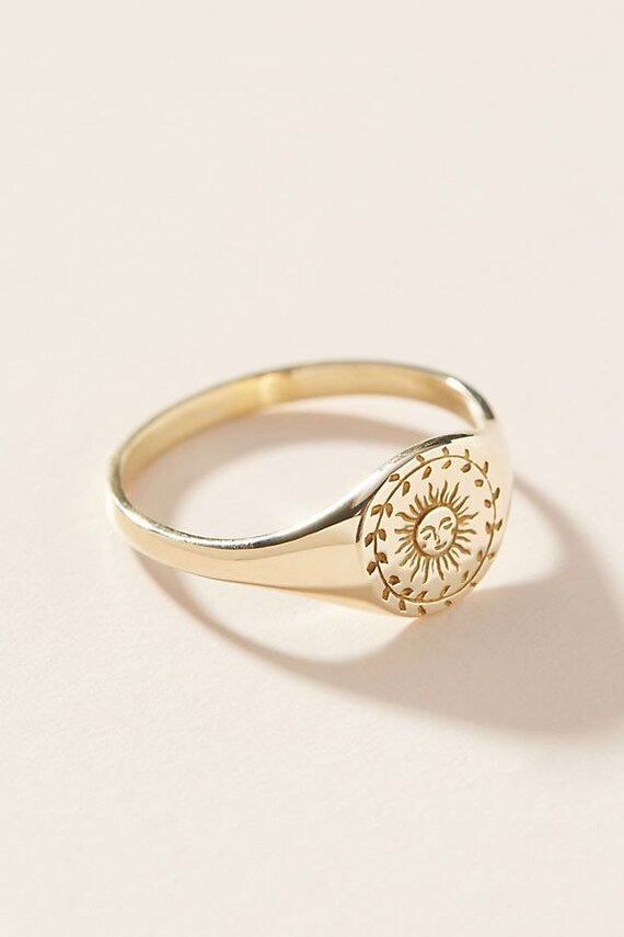 Gold sun signet ring deals