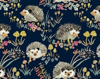 Windham Enchanted Forest ~ Happy Hedgehogs in marineblauw (43499-2) door Betsy Olmsted ~ 100% katoenen stof ~ Woodland Animal Mushroom Floral
