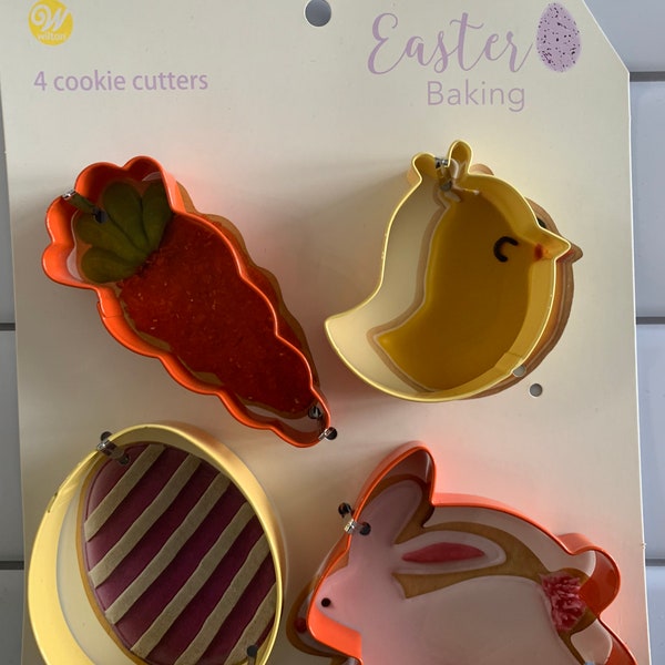 Wilton Easter baking cookie cutter set, Sugar cookies, Carrot and bunny cookie cutters, egg shaped cookie cutter, chick cookie cutter