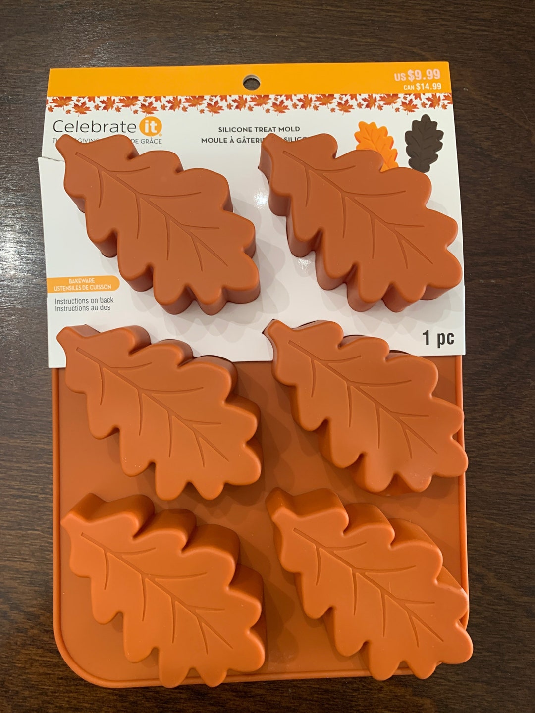 Celebrate It Silicone Oak Leaf Mold, 6 Cavity Mold 4 Each, Baking Mold