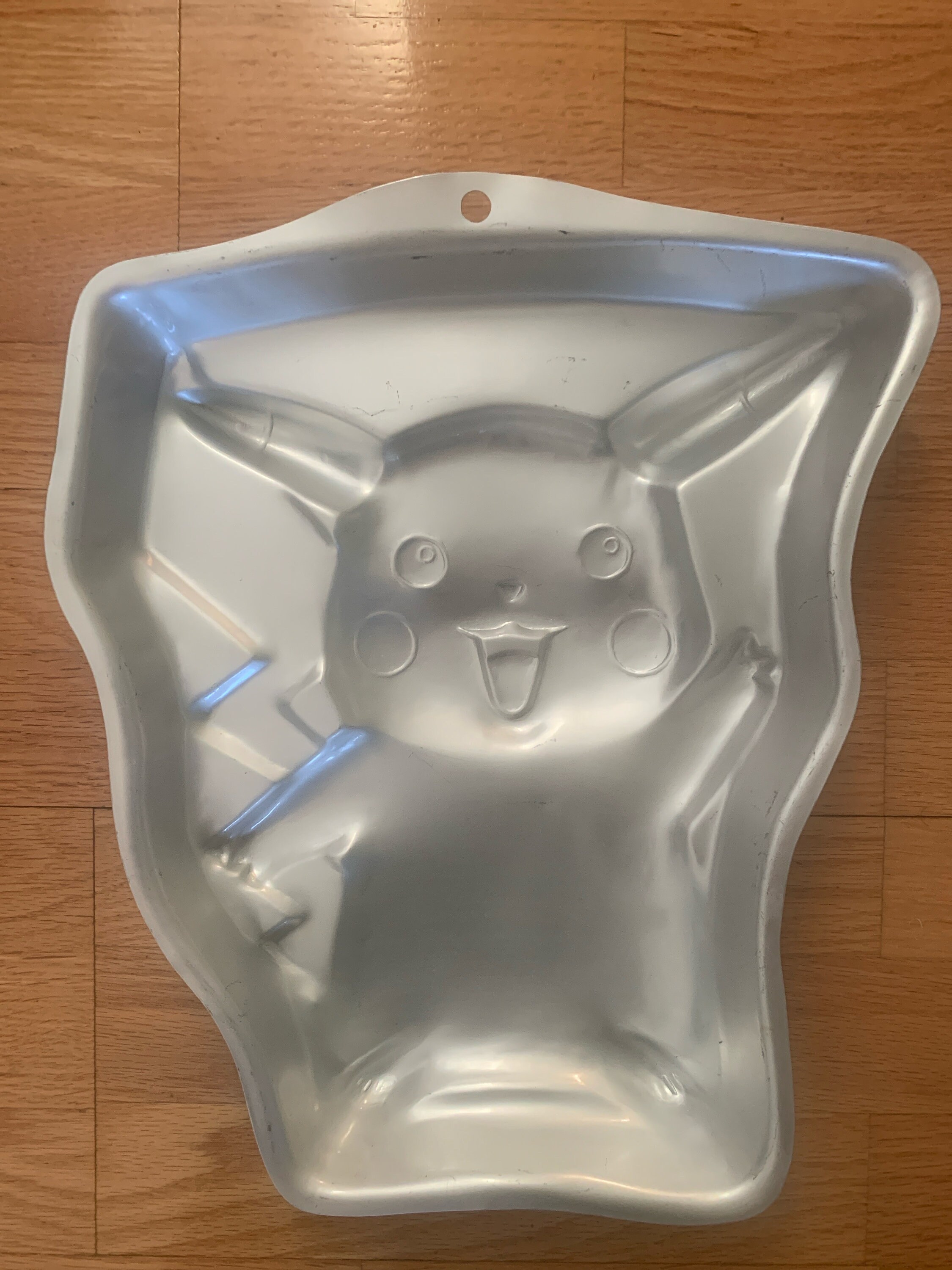 Wilton Nintendo Pokemon Pikachu cake pan vintage